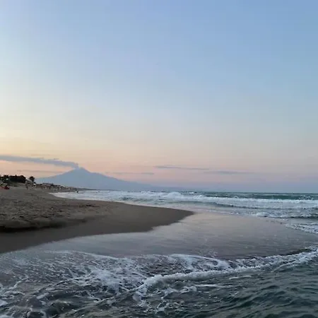 Lune Nyaraló *